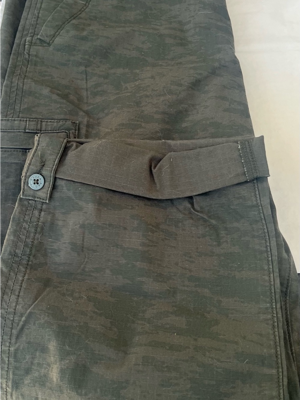 Slightly Curvy Crop Pants - Picture 7 of 10